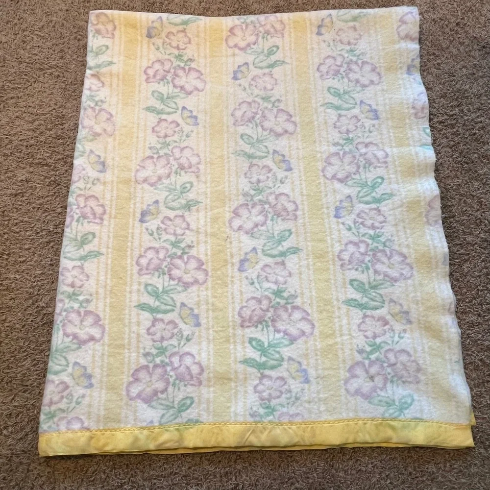 Vintage Floral Butterfly Queen Sz Blanket Yellow Satin Trim Pastel Stripes 72x86